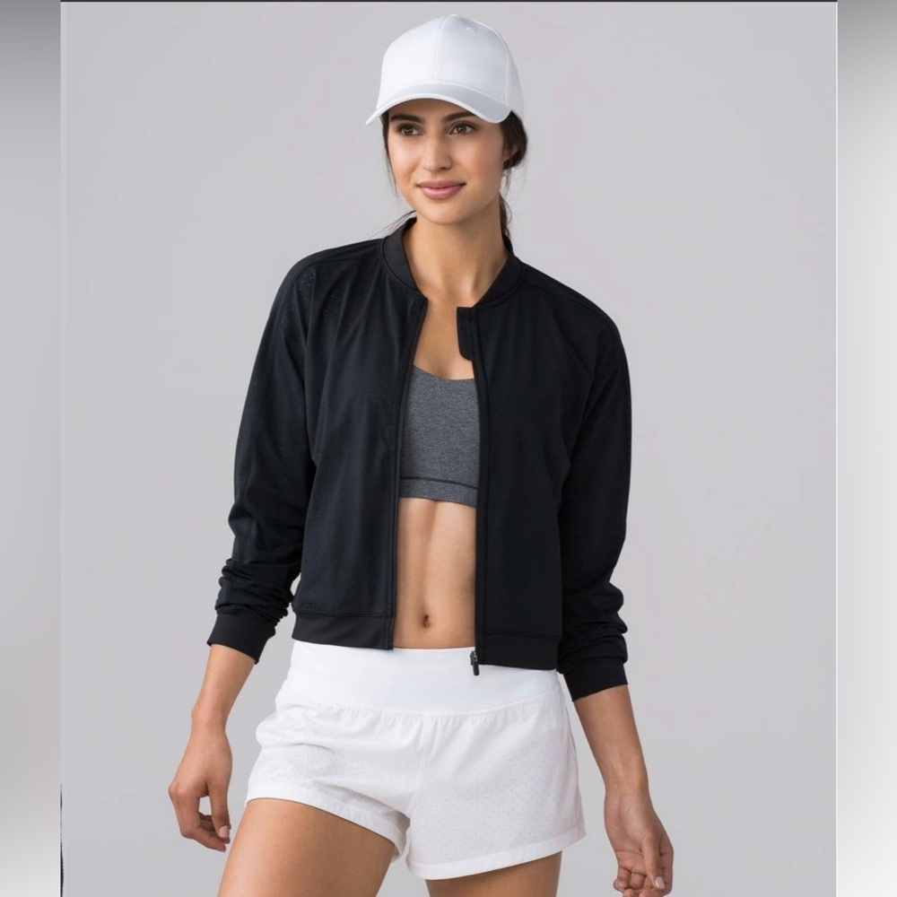 Lululemon Final Lap Jacket in Perforated Black size 10